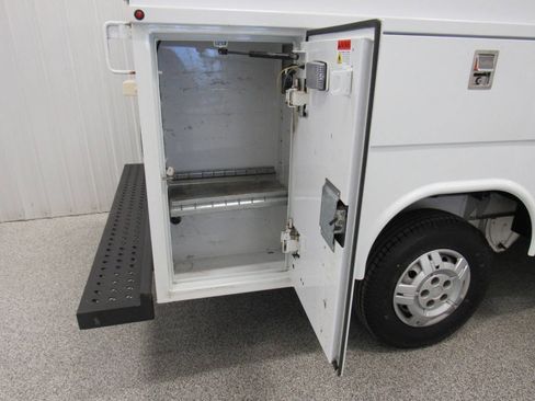 Used 2016 RAM ProMaster 2500 w/ Premium Appearance Group FWD image 28