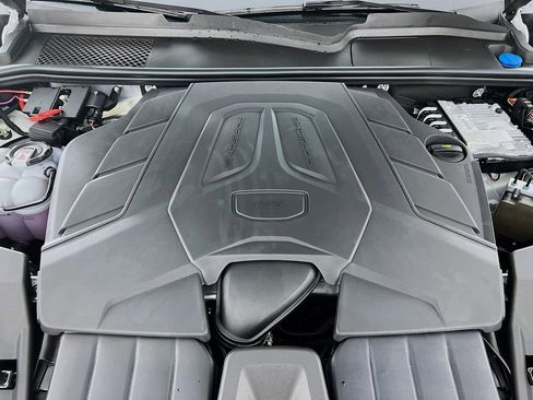 New 2026 Porsche Cayenne Base image 32