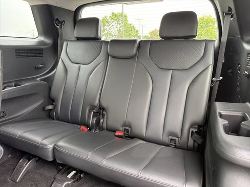 Used 2024 Hyundai Palisade SEL AWD/4WD image 14