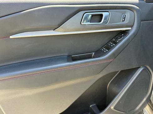 Used 2025 Ford Explorer ST-Line AWD/4WD image 20