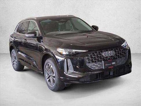 Certified 2025 Audi Q5 Premium Plus w/ Premium Plus image 3