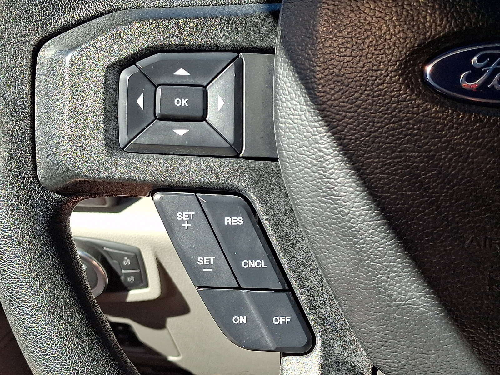 Certified 2018 Ford F250 XLT w/ XLT Premium Package AWD/4WD image 22