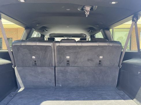 Used 2024 Jeep Wagoneer L Series II w/ Flexible Seating Group AWD/4WD image 9