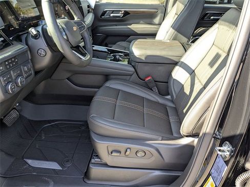 New 2026 Chevrolet Suburban High Country image 13