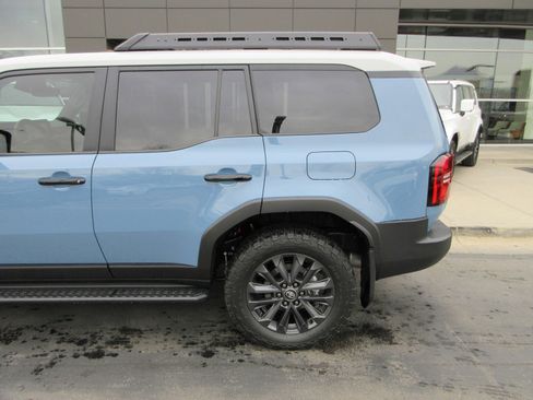 Used 2025 Toyota Land Cruiser image 4