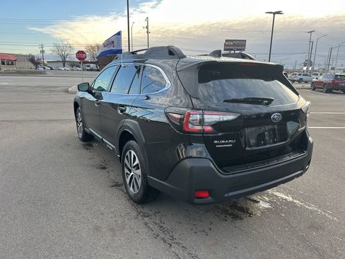 Certified 2025 Subaru Outback Premium AWD/4WD image 4