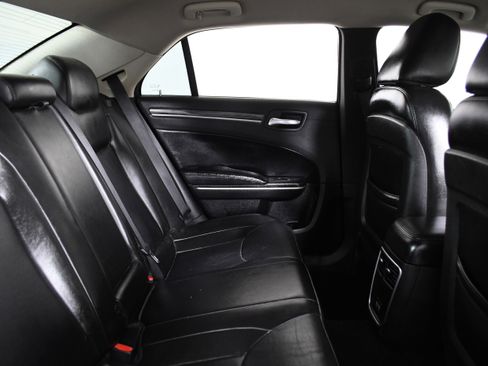 Used 2019 Chrysler 300 Touring L w/ Quick Order Package 22F RWD image 25