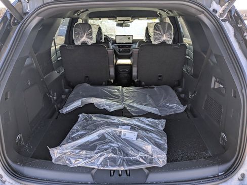 New 2026 Ford Explorer ST-Line image 13