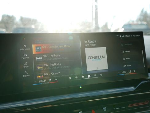 Used 2024 BMW 530i xDrive w/ Convenience Package image 33