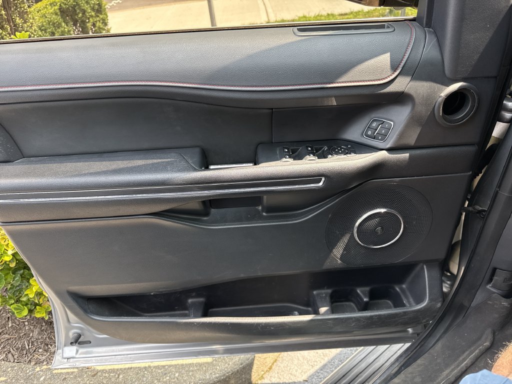 Used 2022 Ford Expedition Limited AWD/4WD image 26