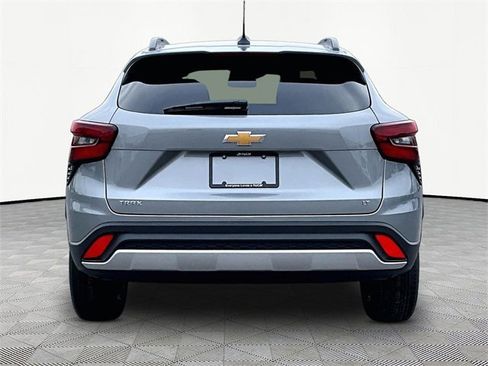 New 2026 Chevrolet Trax LT image 5