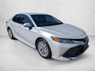 Used 2018 Toyota Camry XLE FWD video 3
