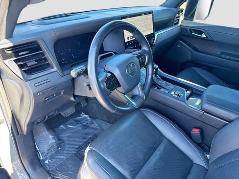 Used 2024 Lexus GX 550 w/ Accessory Package (Z1) image 27