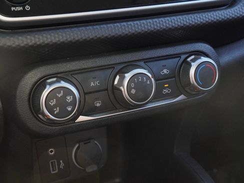 Used 2024 Nissan Kicks S image 14