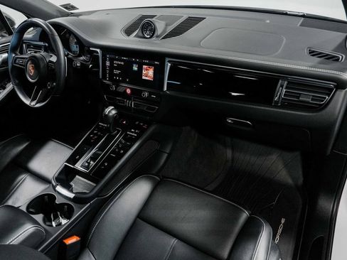 Used 2023 Porsche Macan image 39