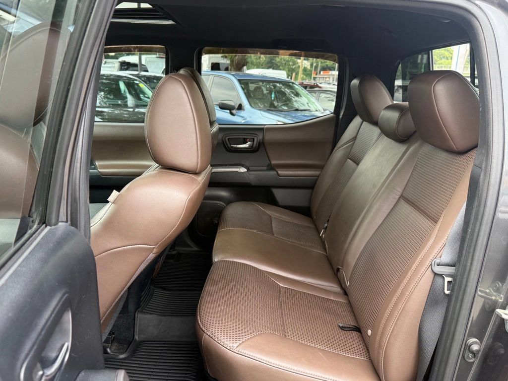 Used 2018 Toyota Tacoma Limited AWD/4WD image 23