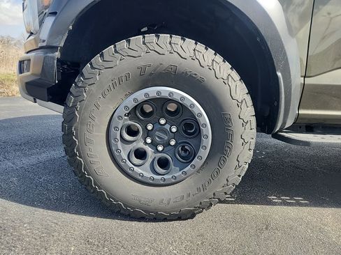 Used 2025 Ford F150 Raptor image 12