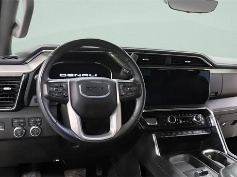 Used 2024 GMC Sierra 2500 Denali w/ Technology Package image 8