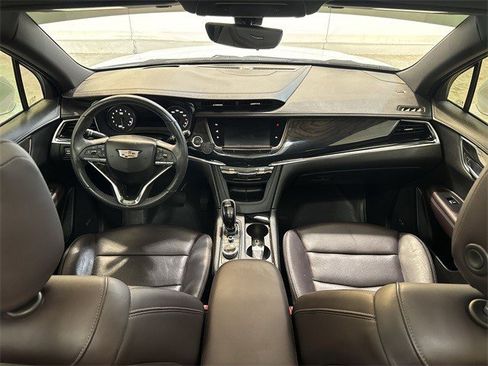 Used 2021 Cadillac XT6 Premium Luxury image 5