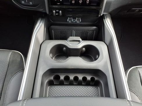 New 2026 RAM 2500 Laramie AWD/4WD image 25