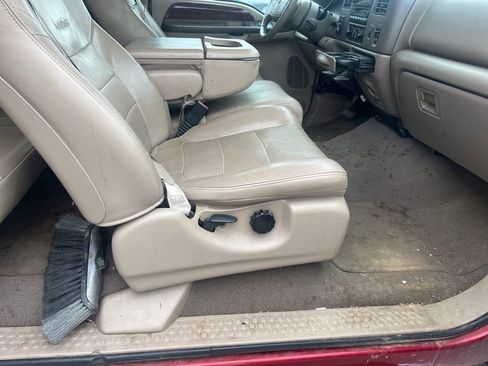 Used 2001 Ford F250 Lariat image 9