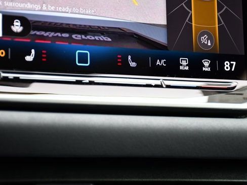 New 2026 Volkswagen Tiguan SE image 14