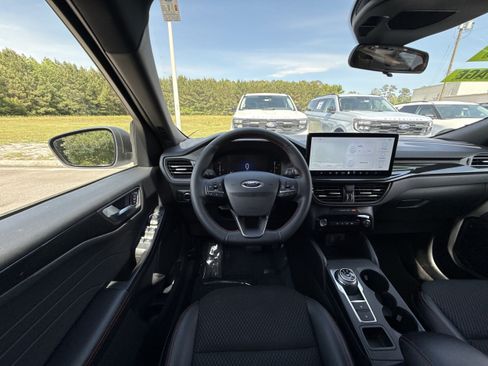Used 2025 Ford Escape ST-Line w/ Tech Pack #1 FWD image 12