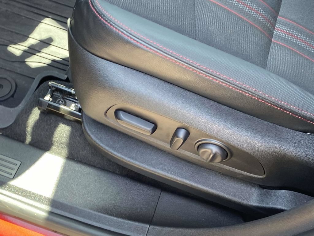 Used 2023 Chevrolet Equinox RS w/ LPO, Floor Liner Package FWD image 21