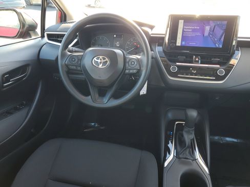 Used 2025 Toyota Corolla LE image 15