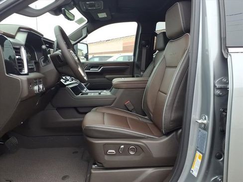 New 2026 GMC Sierra 3500 Denali w/ Denali Reserve Package image 7