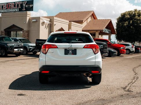 Used 2017 Honda HR-V EX image 6