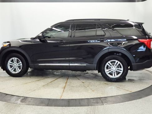 Used 2023 Ford Explorer XLT w/ Equipment Group 202A image 2