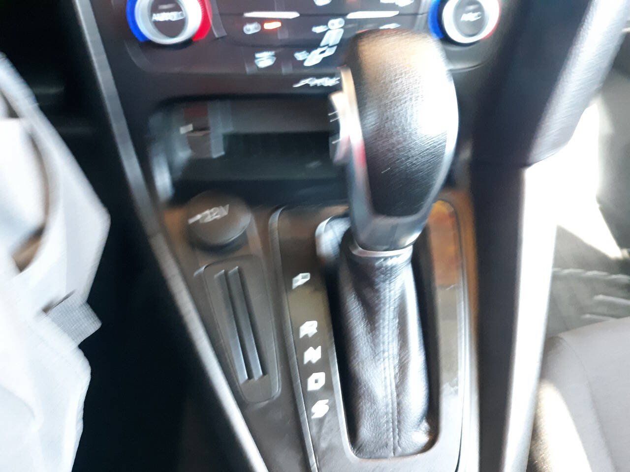 Used 2018 Ford Focus SEL FWD image 12