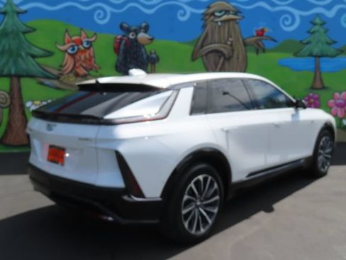 Used 2024 Cadillac Lyriq Sport AWD/4WD image 7