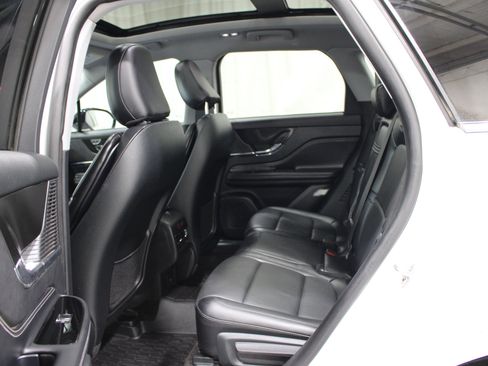 Used 2022 Lincoln Corsair AWD w/ Premium Package image 21