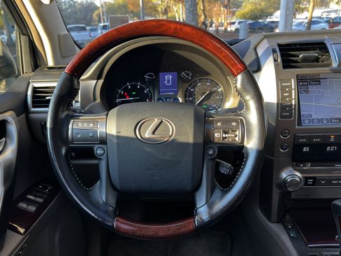 Used 2015 Lexus GX 460 w/ Premium Package image 35