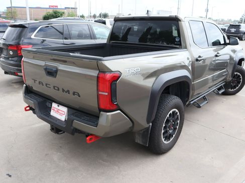 Used 2024 Toyota Tacoma TRD Off-Road image 11