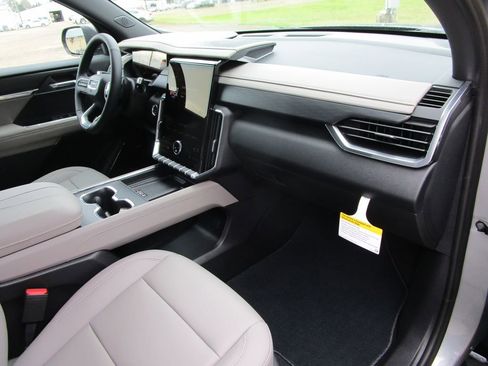 New 2026 GMC Acadia Elevation w/ Elevation Premium Package image 32