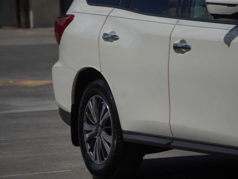 Used 2017 Nissan Pathfinder SL image 33