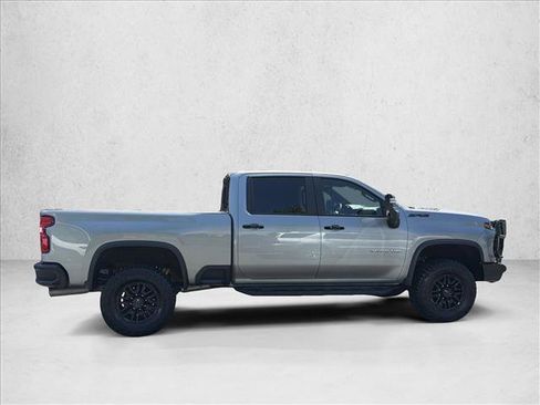 Used 2024 Chevrolet Silverado 2500 ZR2 w/ Technology Package AWD/4WD image 4