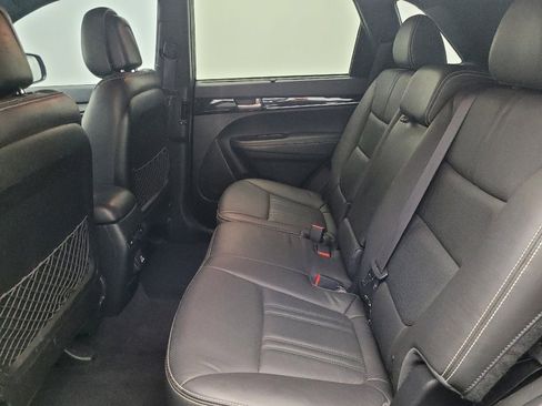 Used 2015 Kia Sorento SX image 18
