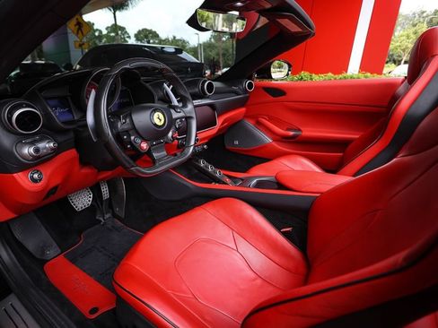 Certified 2019 Ferrari Portofino RWD image 40
