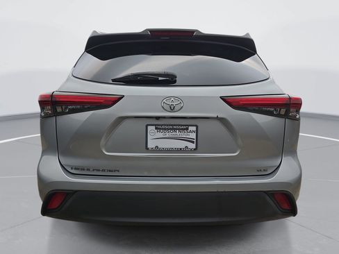 Used 2020 Toyota Highlander XLE FWD image 5