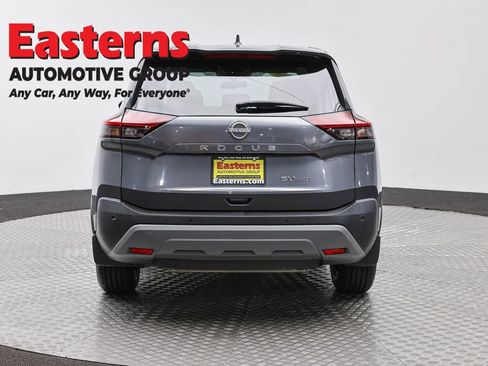 Used 2023 Nissan Rogue SV AWD/4WD image 6