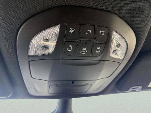 Used 2023 Chrysler Pacifica Touring-L w/ S Appearance Package image 28