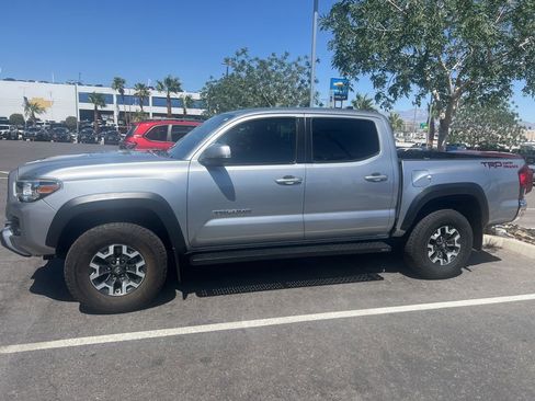 Used 2019 Toyota Tacoma TRD Off-Road RWD image 33