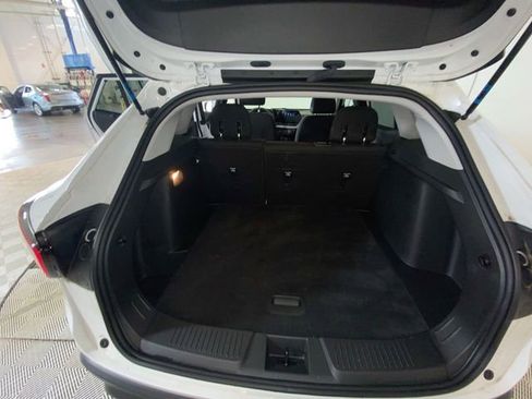 Used 2024 Chevrolet Trax LS w/ LS Convenience Package FWD image 12