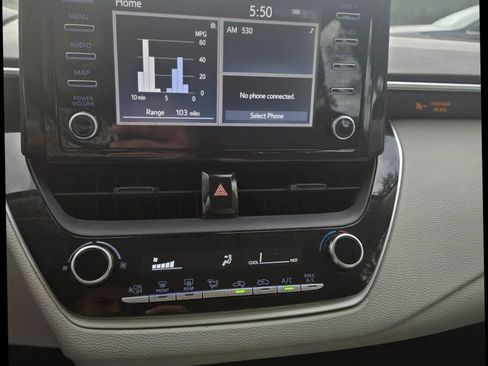 Used 2020 Toyota Corolla L image 18