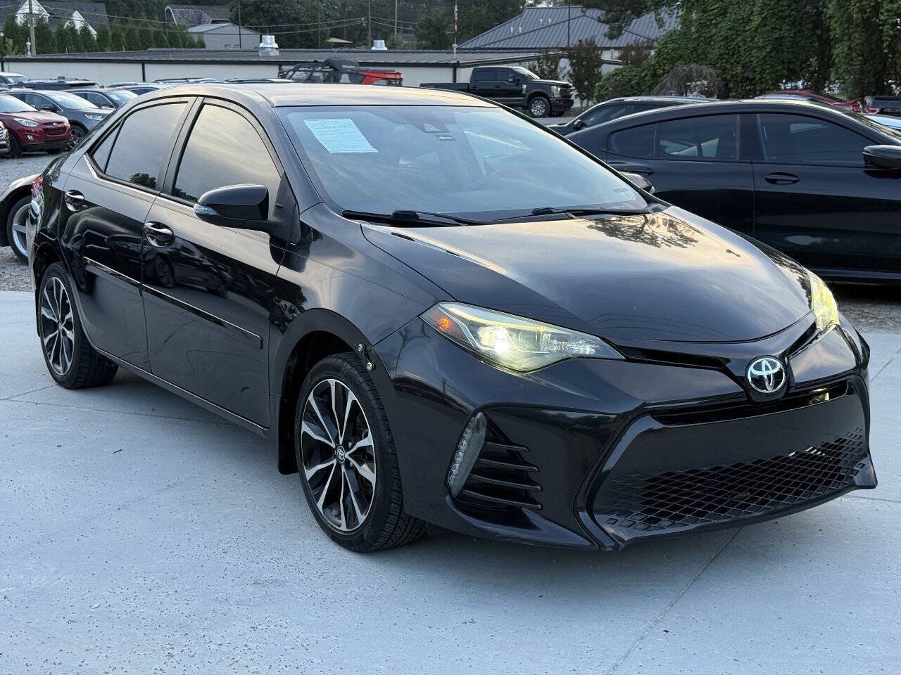 Used 2018 Toyota Corolla SE FWD image 1