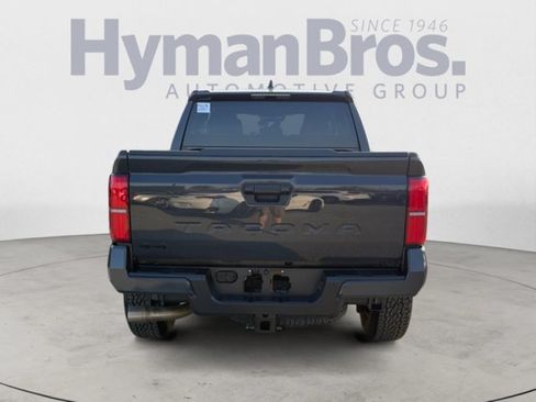 Used 2025 Toyota Tacoma TRD Off-Road AWD/4WD image 4
